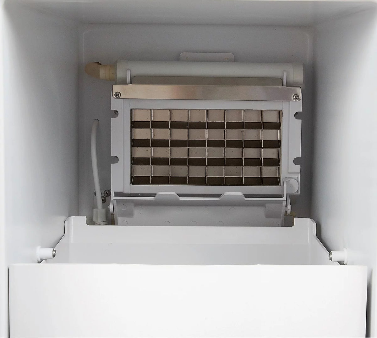 Outdoor Compact Self-Contained Ice Machine Y760