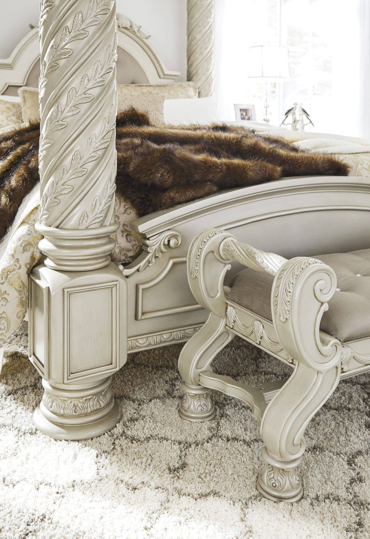 King Canopy Bed D262