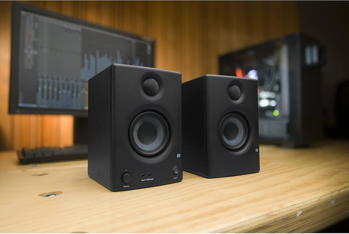 2x2 USB Recording System with Multimedia Reference Monitors and Microphone O2763
