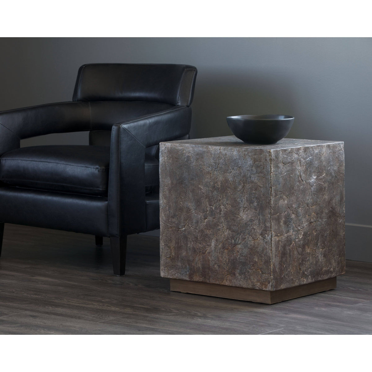 Black Side Table P13612