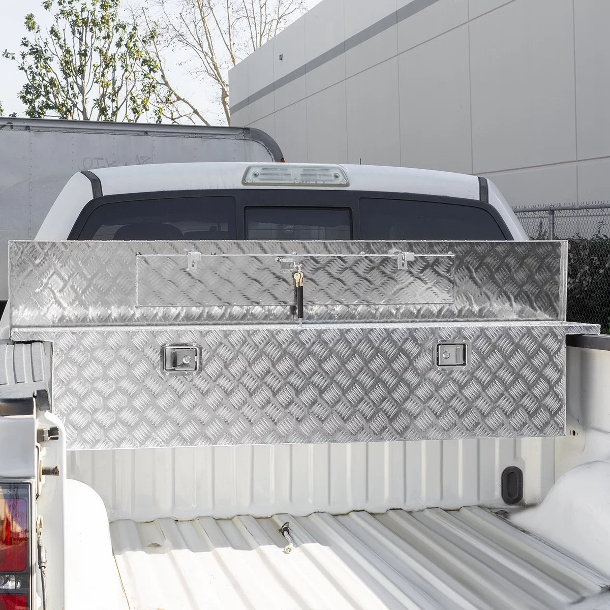 70 Aluminum Truck Crossbed Tool Box with Build-in Lock N91501