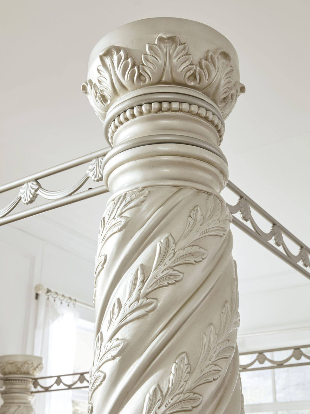 King Canopy Bed D262