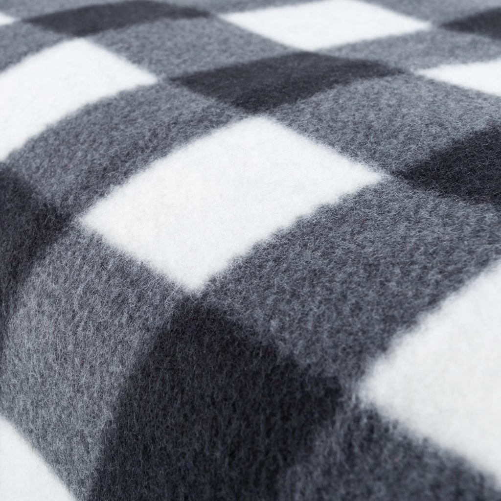 Black and White Heated 12V Polar Fleece Travel Throw Y907940