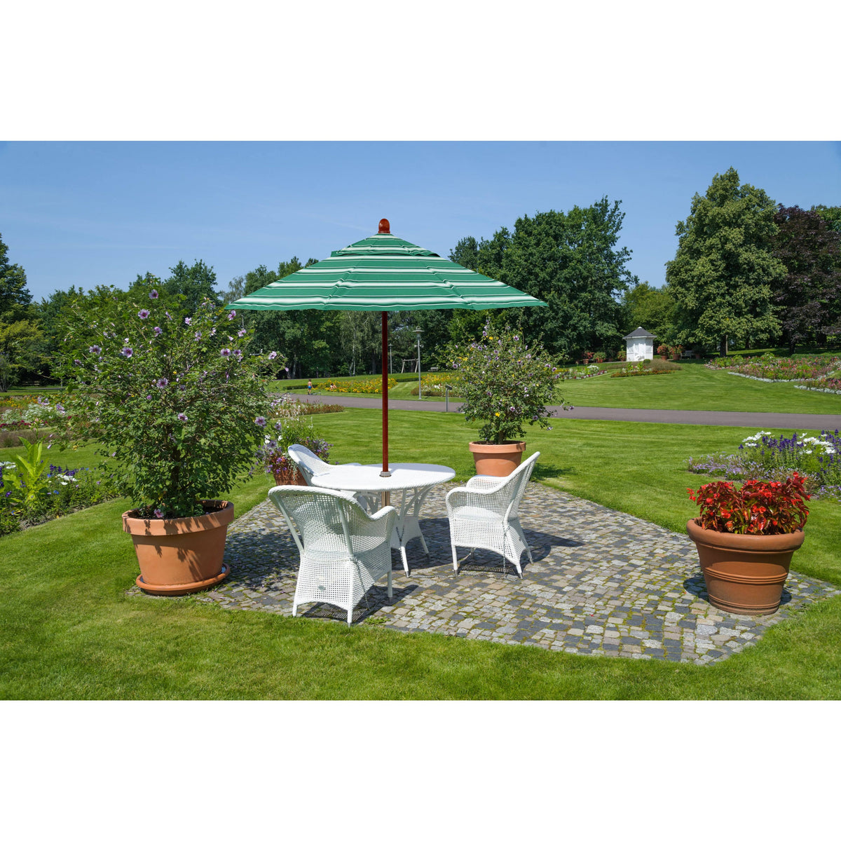 Hunter Green Olefin Wood Market Umbrella N92696