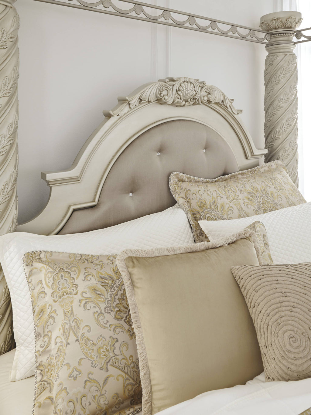King Canopy Bed D262