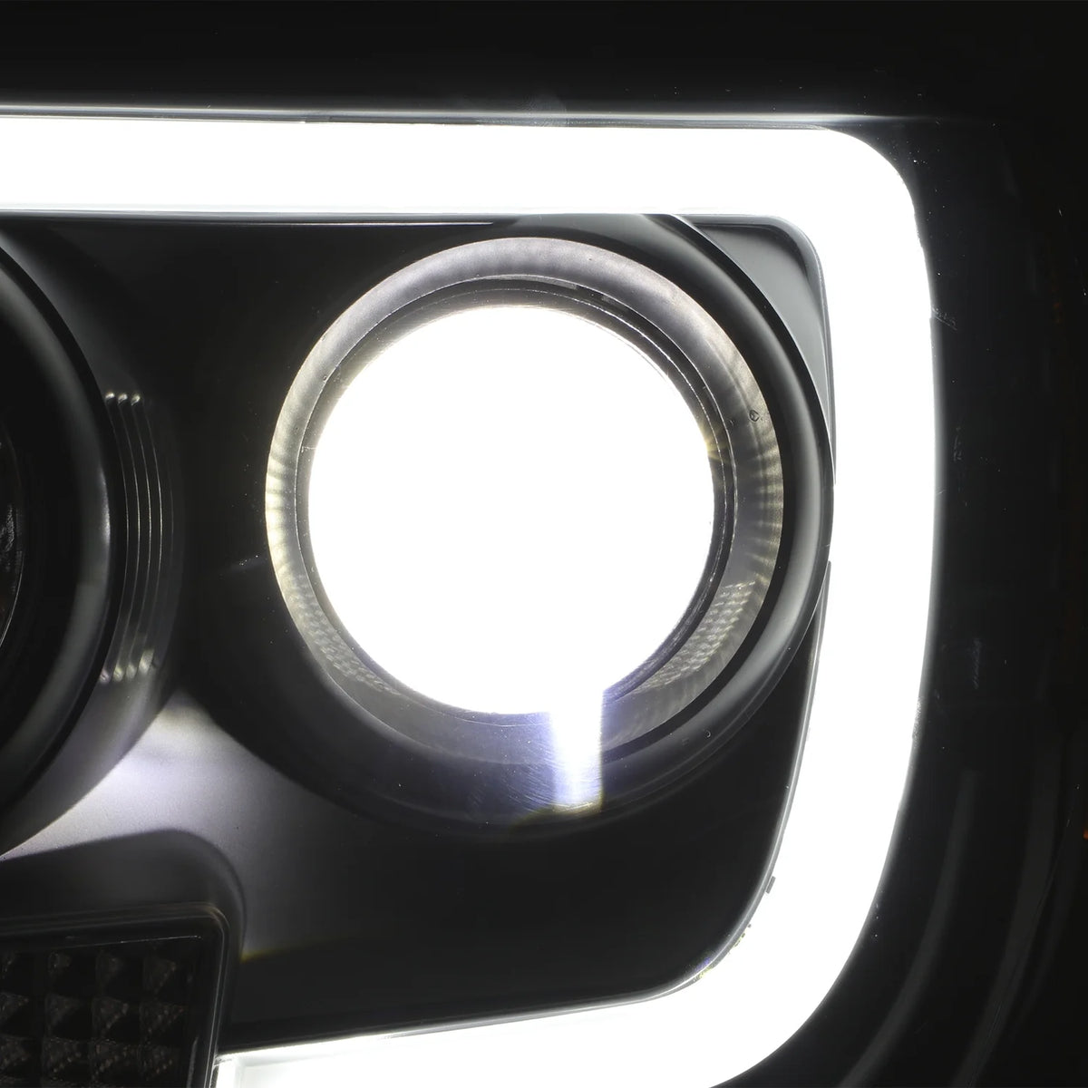Fits 2005-2011 Toyota Tacoma LED Projector Headlights D19573